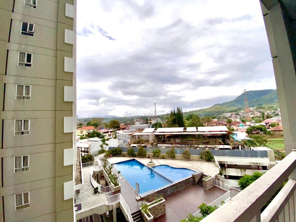 Skyland City Hotel Jatinangor Cilimus Екстер'єр фото