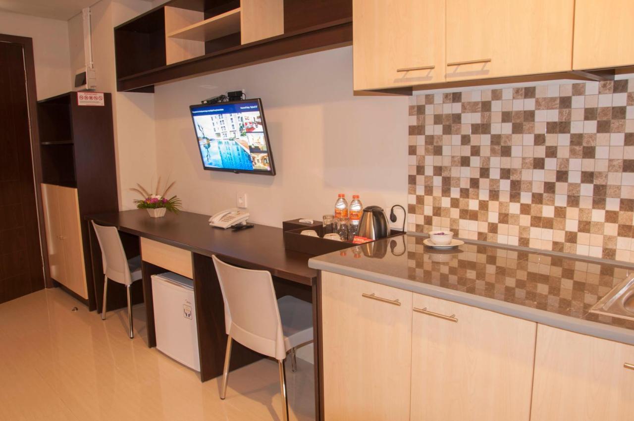 Skyland City Hotel Jatinangor Cilimus Екстер'єр фото
